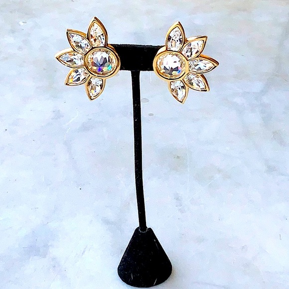 S A L SWAROVSKI EARRINGS CRYSTAL GOLD CLIP ON VINTAGE 1990’s - Picture 3 of 10